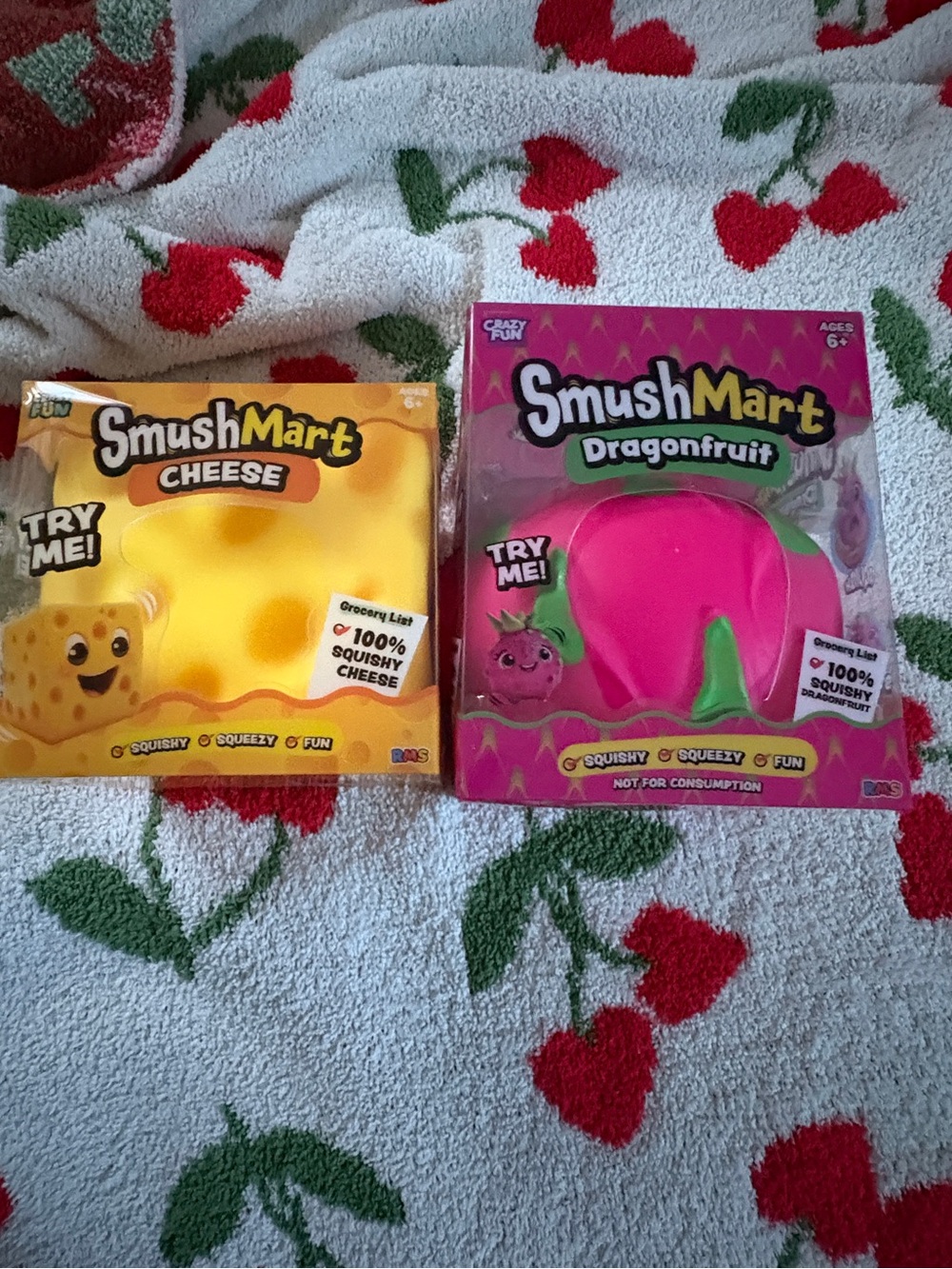 SmushMart Dragonfruit & Cheese Squishy Set